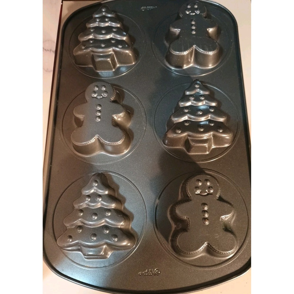 Wilton‎ Christmas Tree & Gingerbread Man Cupcake/Muffin Non-Stick Bake Pan Used